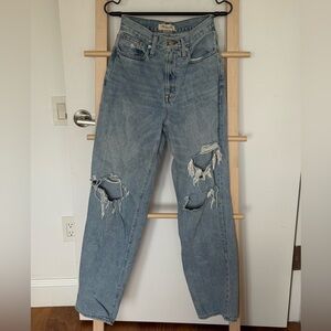 Madewell Baggy Straight Jeans: Ripped Edition